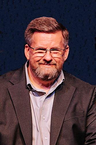 Tom Head Shot cropped